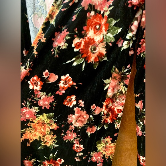 Blakeley velvet duster/kimono - Picture 3 of 7